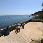 Akrotiri Dreams *