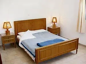 Akrotiri Dreams *