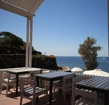 Akrotiri Dreams *