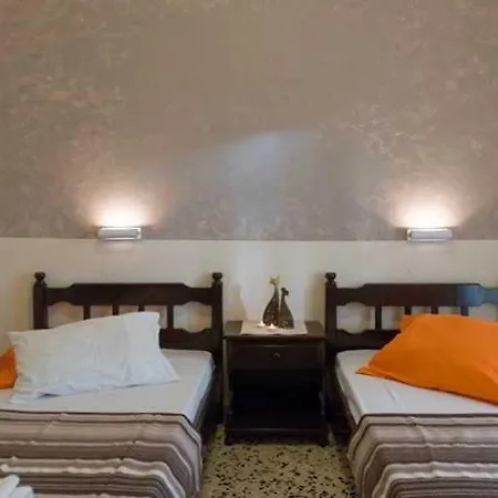 Akrotiri Dreams *