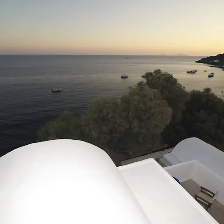 Akrotiri Dreams *