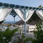 Апартаменты Akrotiri Dreams *